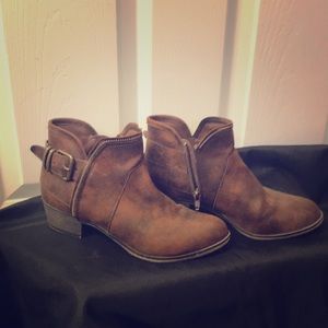 Cute Ankle Boots! Zipper on the side; Rustic Color